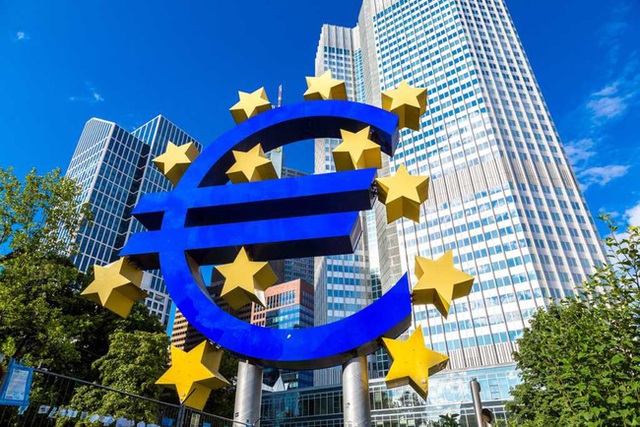 ECB duy trì lãi suất thấp hỗ trợ doanh nghiệp - Ảnh 1.