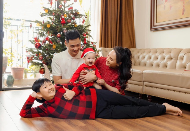 Sao Việt đón Giáng Sinh ấm áp bên gia đình - Ảnh 5.