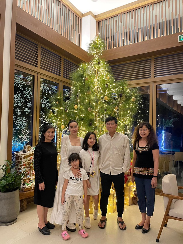 Sao Việt đón Giáng Sinh ấm áp bên gia đình - Ảnh 11.