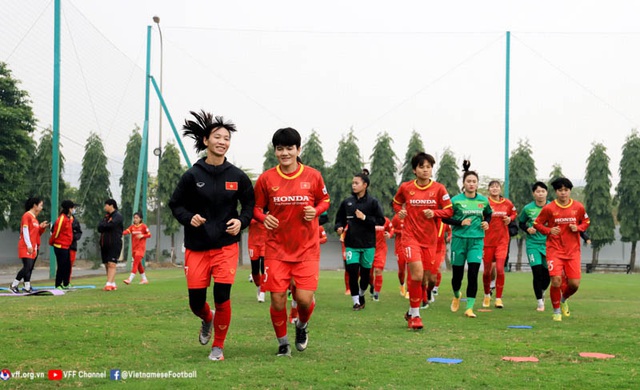 HLV Mai Đức Chung: Chuyến tập huấn sẽ giúp đội hoàn thiện và sẵn sàng cho VCK Cúp bóng đá Nữ châu Á 2022 - Ảnh 1.