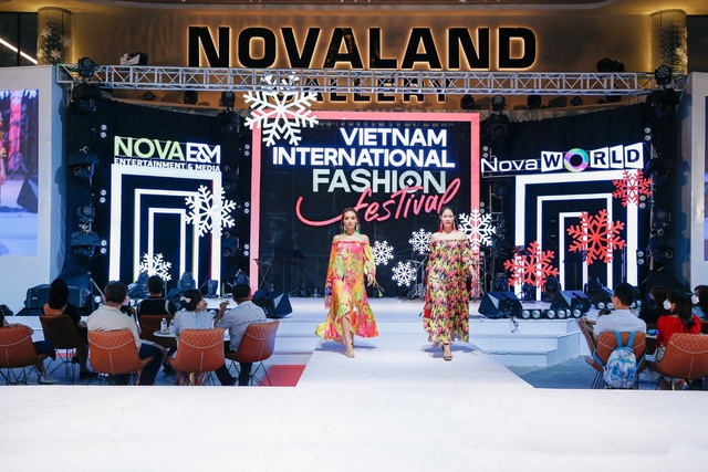 Diva Hồng Nhung, Lê Hiếu “đốn tim” khán giả tại Lễ hội thời trang quốc tế Việt Nam VIFF tại Novaland Gallery - Ảnh 2.