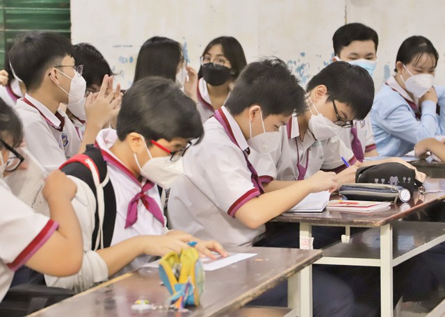 Đề xuất toàn bộ học sinh TP Hồ Chí Minh học trực tiếp từ ngày 3/1/2022 - Ảnh 1.