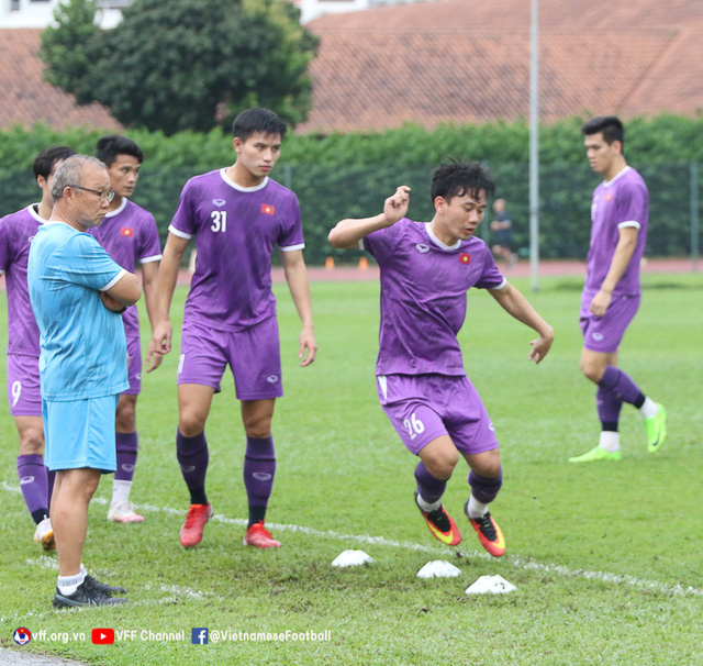 AFF Cup | ĐT Việt Nam sẵn sàng cho trận lượt về với ĐT Thái Lan - Ảnh 23.