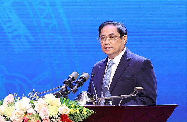Thủ tướng Phạm Minh Chính: Chung sức, đồng lòng tạo bứt phá mới trong năng suất lao động - Ảnh 1.