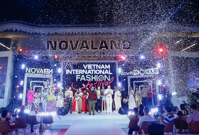 Thăng hoa cảm xúc với Lễ hội thời trang quốc tế Việt Nam 2021 - Ảnh 9.
