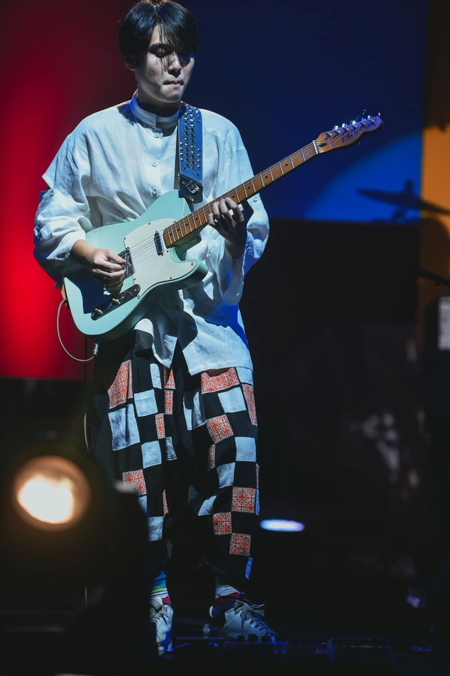 Guitar chính của ban nhạc Ngọt rời nhóm - Ảnh 1.