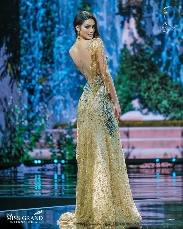 Bán kết Miss Grand International 2021: Thí sinh đọ dáng trong trang phục dạ hội - Ảnh 7.