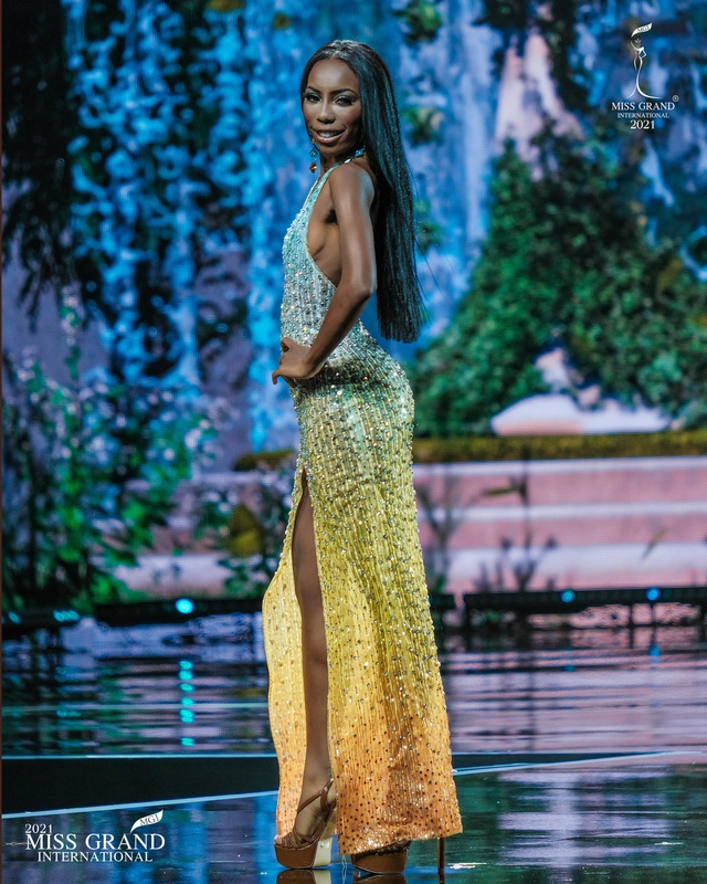 Bán kết Miss Grand International 2021: Thí sinh đọ dáng trong trang phục dạ hội - Ảnh 5.