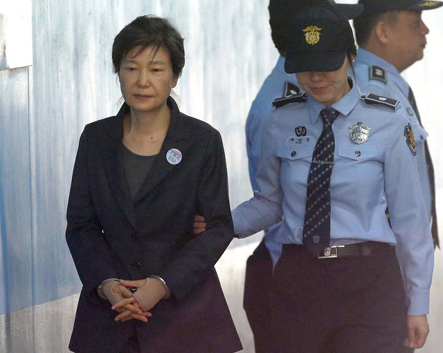 Cựu Tổng thống Hàn Quốc Park Geun-hye được trả tự do sau gần 5 năm ngồi tù - Ảnh 1.
