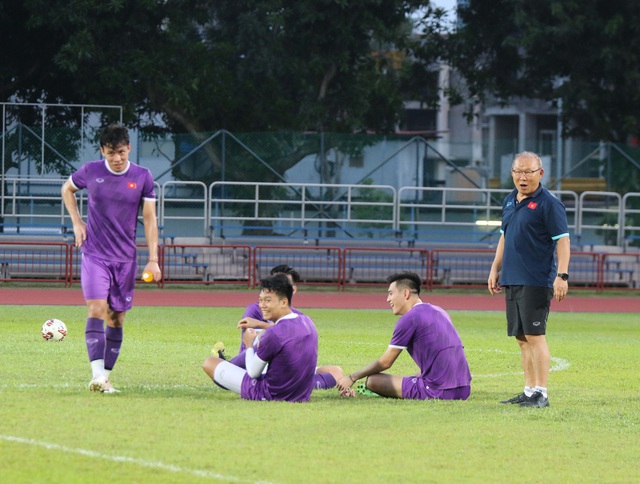 ĐT Việt Nam hoàn tất buổi rèn quân lần cuối, sẵn sàng cho trận ra quân tại AFF Suzuki Cup 2020 - Ảnh 4.