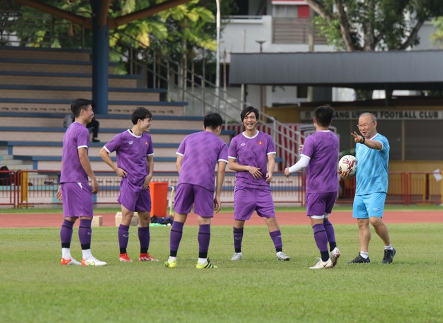 ĐT Việt Nam tích cực tái tạo năng lượng, chuẩn bị cho trận đấu với Malaysia - Ảnh 6.