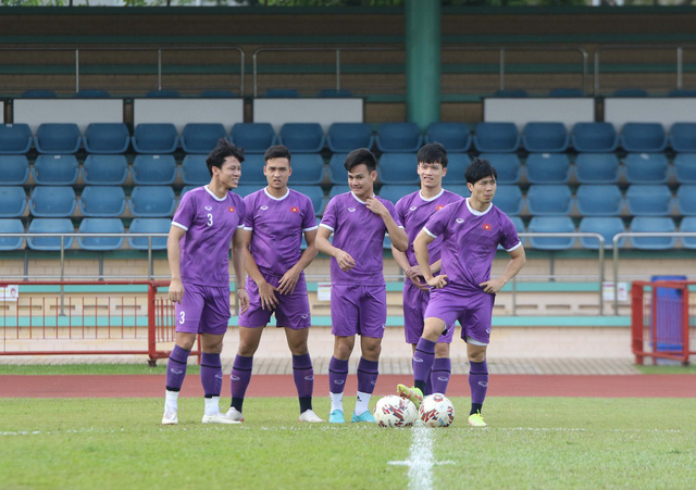 ĐT Việt Nam tích cực tái tạo năng lượng, chuẩn bị cho trận đấu với Malaysia - Ảnh 7.