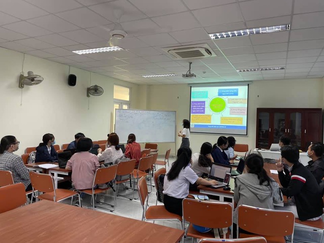 Sinh viên trường Đại học Y Dược TP Hồ Chí Minh tình nguyện tham gia phòng chống dịch COVID-19 - Ảnh 2.