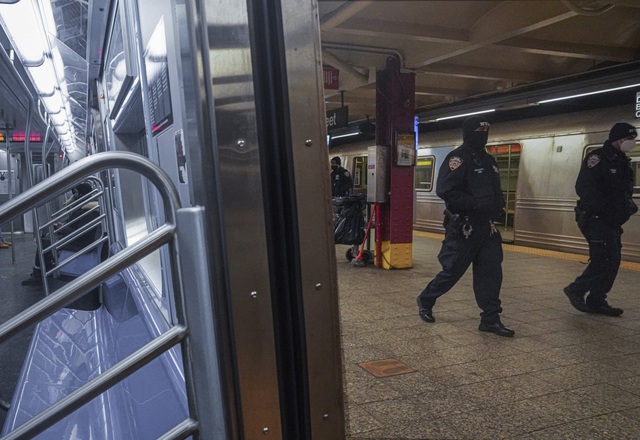 Hàng loạt vụ tấn công bằng dao ở thành phố New York trong 24 giờ qua, 2 người thiệt mạng - Ảnh 2.
