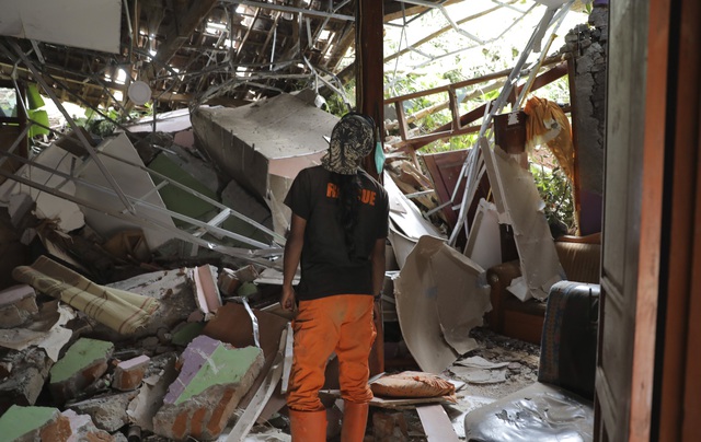 Lở đất tại Indonesia, ít nhất 4 người thiệt mạng, nhiều người mất tích - Ảnh 3.