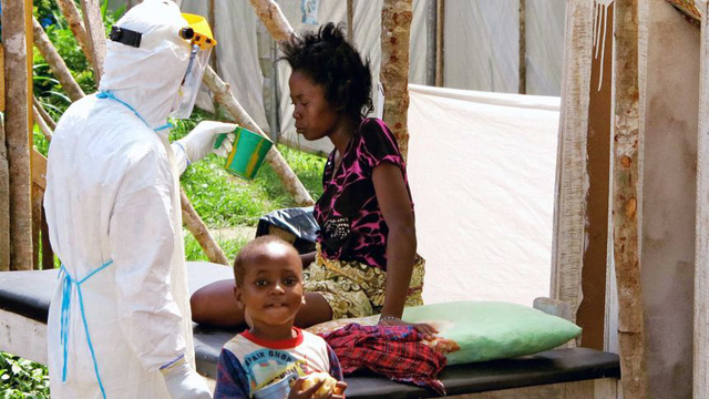 Dịch bệnh Ebola quay trở lại Tây Phi sau 5 năm vắng bóng - Ảnh 1.