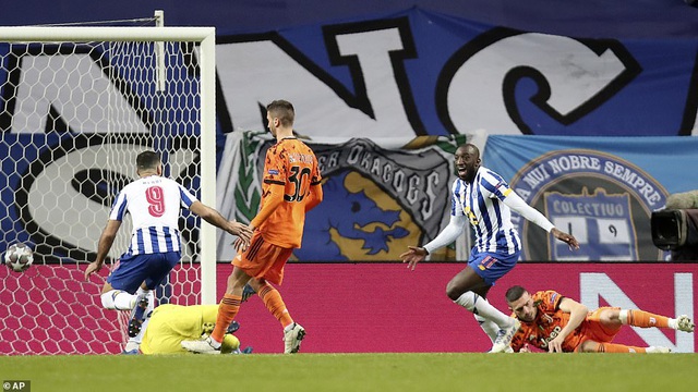 FC Porto 2-1 Juventus: Hàng thủ sai lầm, Juventus trắng tay - Ảnh 3.