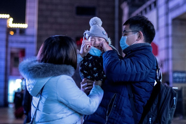 Tỷ lệ sinh giảm mạnh, Trung Quốc khuyến khích người dân sinh con - Ảnh 1.
