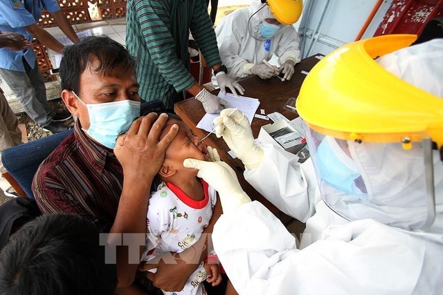Hơn 111,3 triệu ca nhiễm COVID-19, Campuchia đối mặt làn sóng lây nhiễm thứ ba - Ảnh 1.
