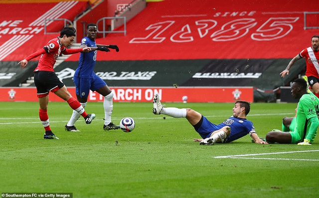 Southampton 1-1 Chelsea: Minamino chặn đứng mạch thắng của The Blues - Ảnh 1.