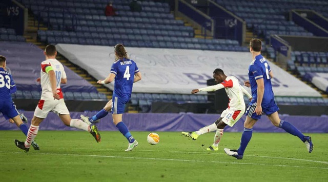Leicester City 0-2 Slavia Prague: Bầy Cáo bị loại khỏi Europa League - Ảnh 3.
