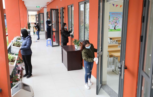 Trường học ở Hà Nội chuẩn bị đón học sinh trở lại trong trạng thái bình thường mới - Ảnh 3.