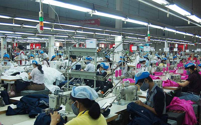 TP Hồ Chí Minh chi hơn 400 tỷ đồng chăm lo Tết cho công nhân xa quê - Ảnh 1.