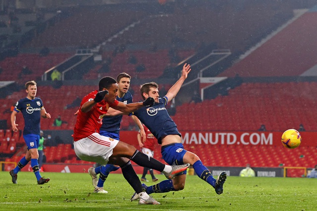 Vòng 22 Ngoại hạng Anh: Man Utd thắng đậm Southampton nhưng vẫn xếp sau Man City - Ảnh 3.
