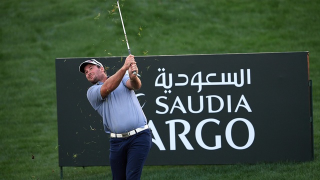 Vòng 2 giải golf Saudi International 2021: Ngày thi đấu thành công của Ryan Fox - Ảnh 2.