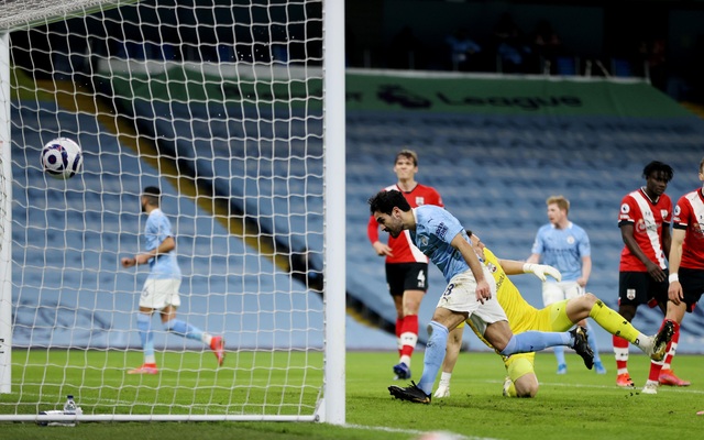 Đá sớm vòng 33 Ngoại hạng Anh: Đánh bại Southampton, Man City trở lại mạch chiến thắng - Ảnh 3.