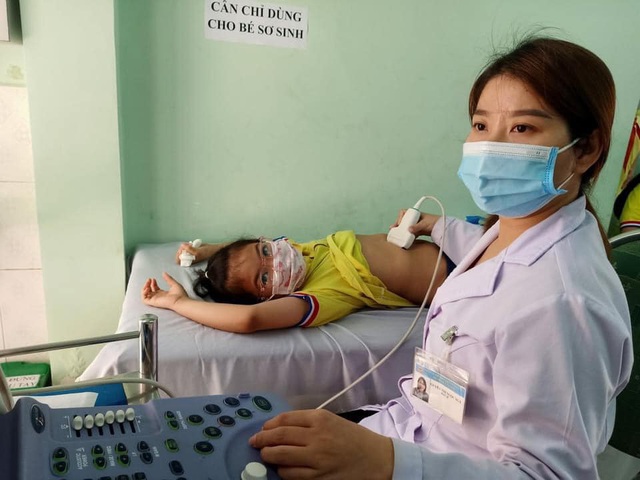 Bà Rịa - Vũng Tàu: Hàng chục học sinh tiểu học nhập viện nghi ngộ độc thực phẩm - Ảnh 2.