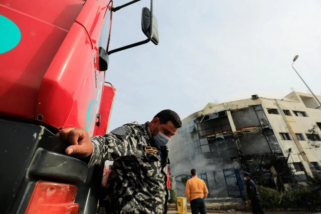 Cháy nhà máy dệt may ở Ai Cập, ít nhất 20 người thiệt mạng - Ảnh 1.
