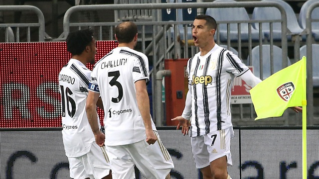 Ronaldo lập hat-trick, Juventus bám đuổi Inter và AC Milan - Ảnh 3.