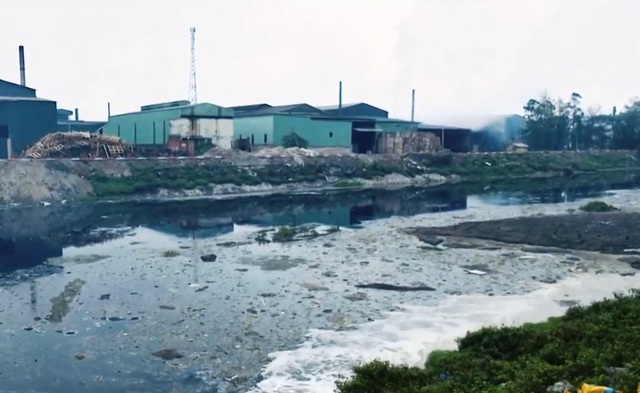 Hàng trăm cơ sở, nhà máy giấy ngang nhiên xả thải ra sông - Ảnh 4.