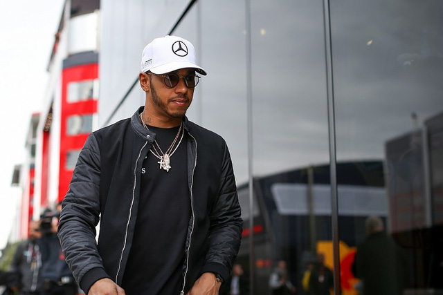 Lewis Hamilton lên kế hoạch trở về quê hương sinh sống - Ảnh 1.