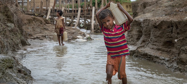 20% trẻ em trên toàn cầu phải sống trong tình cảnh thiếu nước sạch - Ảnh 1.