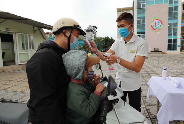 Hà Nội đảm bảo an toàn phòng, chống dịch COVID-19 ngay từ ngày đầu học sinh trở lại trường - Ảnh 3.