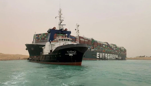 Kênh đào Suez tắc nghẽn “đe dọa” nghiêm trọng chuỗi cung ứng toàn cầu - Ảnh 1.