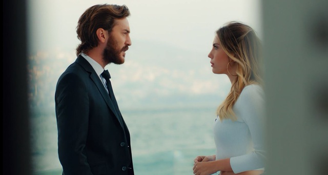 Trái cấm: Halit phát hiện ra mối quan hệ của vợ với tài xế, Yildiz đứng trước nguy cơ bị ly hôn tay trắng - Ảnh 3.
