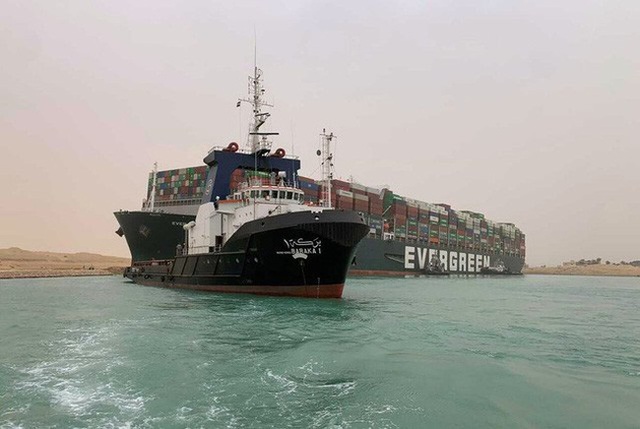 Liệu hoạt động vận tải qua kênh đào Suez có sớm trở lại bình thường? - Ảnh 1.