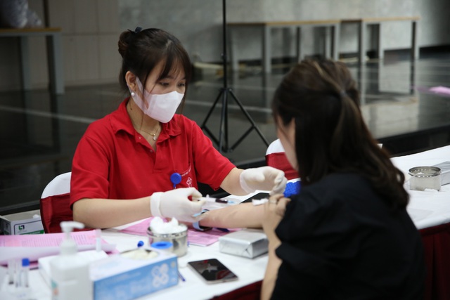 Cán bộ, nhân viên Đài THVN hào hứng tham gia hiến máu nhân đạo - Ảnh 8.