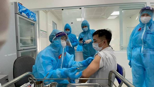 Việt Nam: Bảo đảm an toàn chặt chẽ trong tiêm chủng vaccine COVID-19 - Ảnh 2.