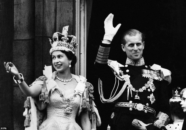 Những ngày cuối đời của hoàng thân Philip - người đàn ông đứng sau nữ hoàng Anh - Ảnh 2.