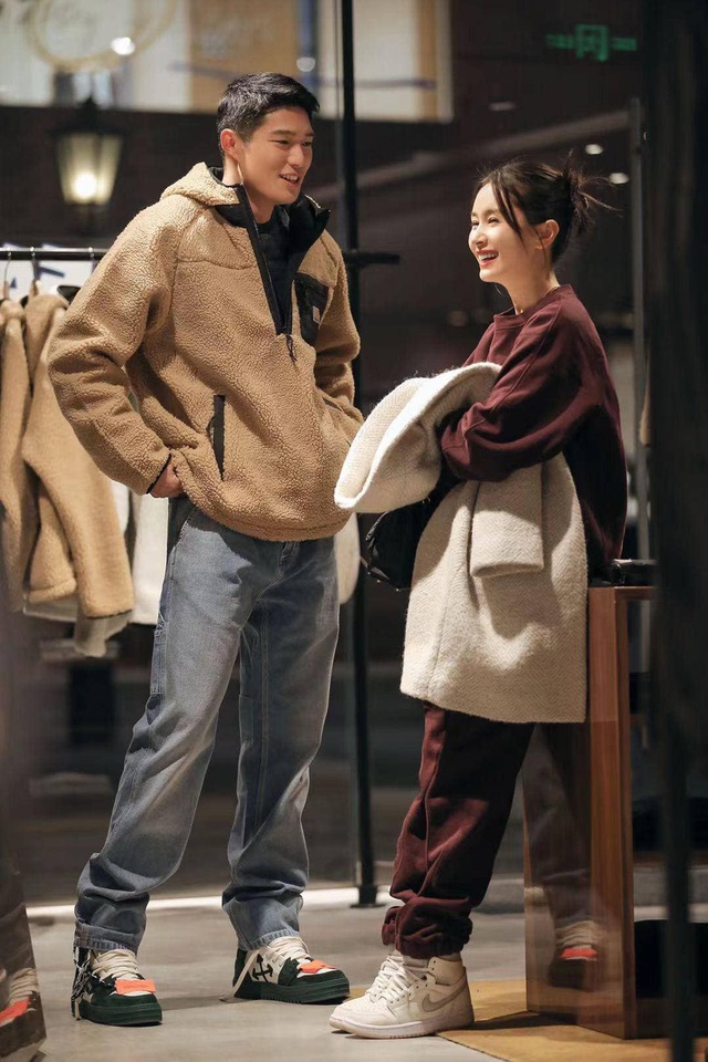 Vương Tử Văn thành đôi với bạn hẹn hò từ show truyền hình - Ảnh 1.
