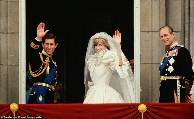Mong mỏi cuối cùng của Hoàng thân Philip với thái tử Charles trước khi qua đời: Chăm sóc nữ hoàng! - Ảnh 2.