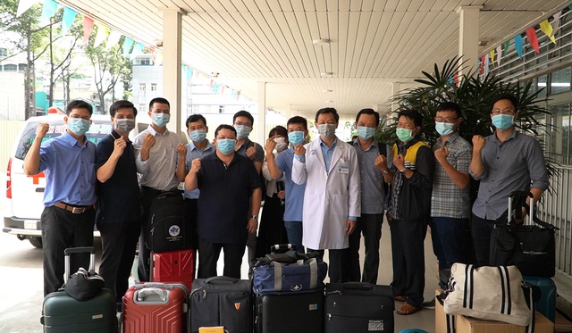 Đội phản ứng nhanh Bệnh viện Chợ Rẫy đến Kiên Giang tăng cường chống dịch COVID-19 - Ảnh 1.