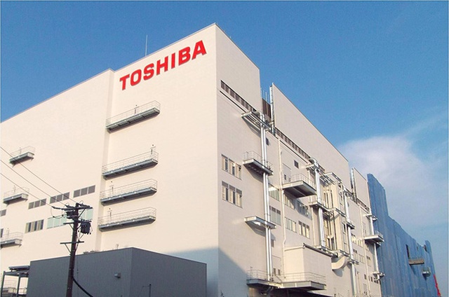 Toshiba đang cắt da, xẻ thịt để bù đắp cho những sai lầm trong quá khứ - Ảnh 1.