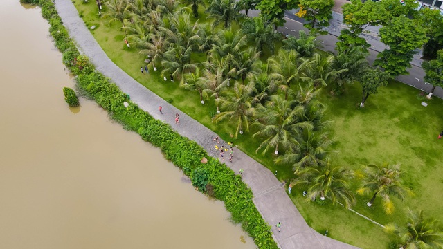 Ecopark Marathon ấn tượng với “cung đường chạy đẹp nhất Việt Nam” - Ảnh 11.