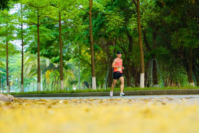Ecopark Marathon ấn tượng với “cung đường chạy đẹp nhất Việt Nam” - Ảnh 14.