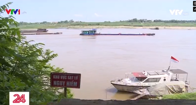 Hà Nội công bố tình trạng khẩn cấp sự cố sụt, sạt kè ven sông Hồng - Ảnh 1.
